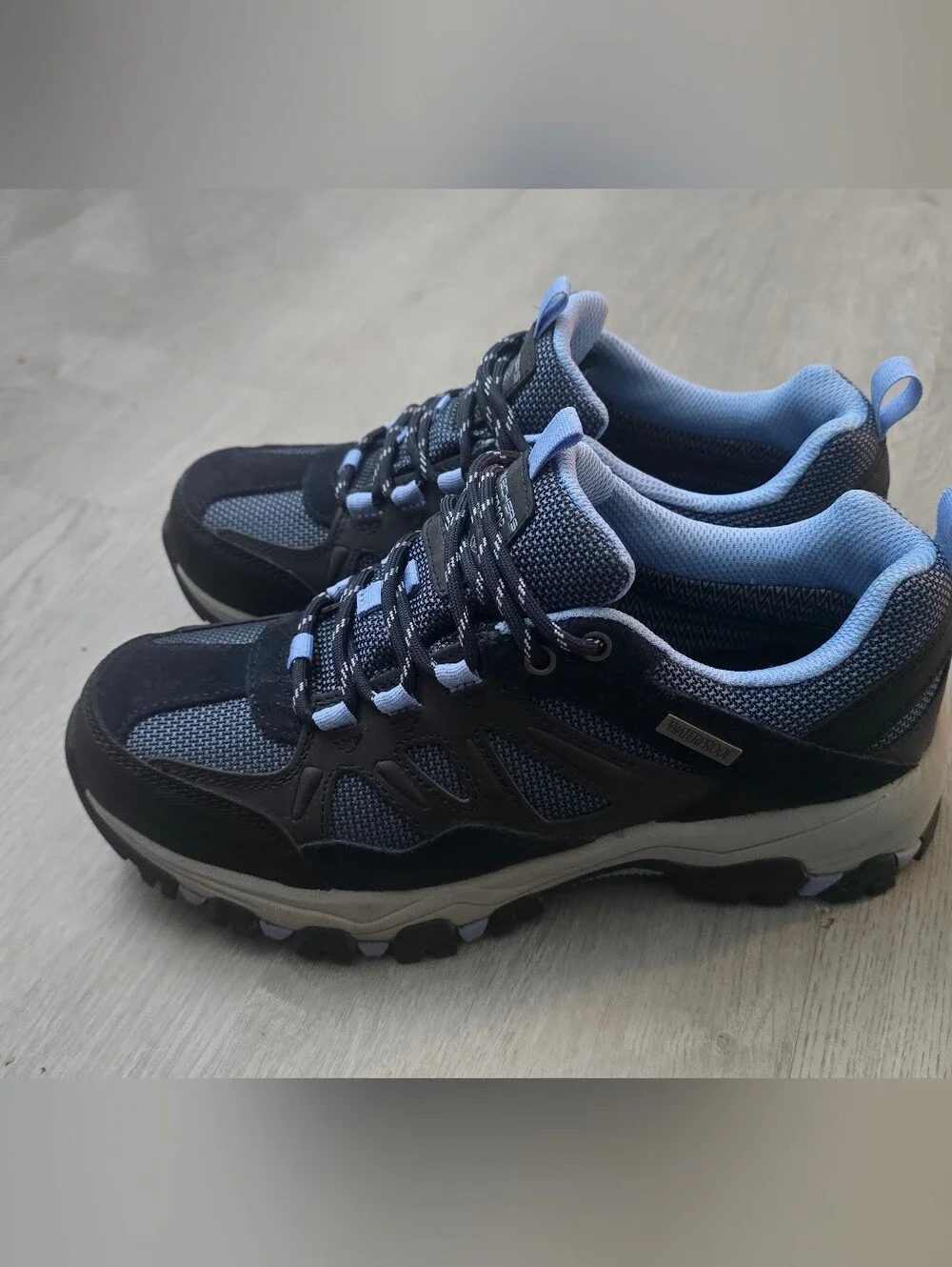 Skechers Women’s Trail Sneakers Black & Blue Size 7.5 US / 37.5 EU